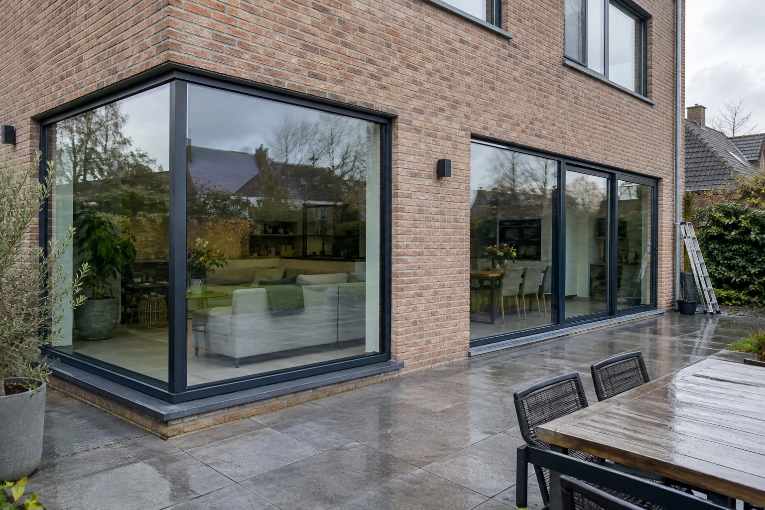 Aluminium hoekramen en brede glaspartijen in Leuven